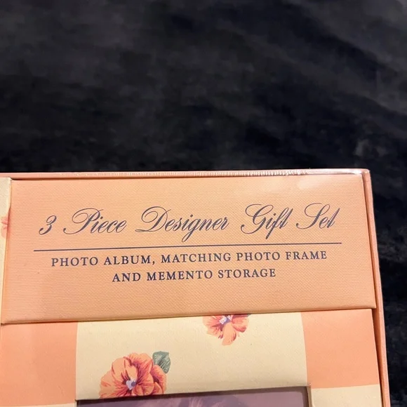 NWT Thompson Floral Photo Frame Set - Orange and Cream - Picture 2 of 12